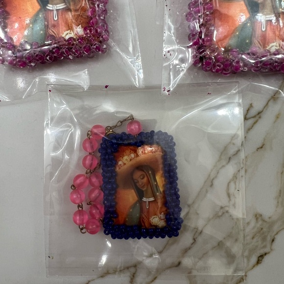 Escapularios y Decenario Escaramuza Virgen - Picture 3 of 5